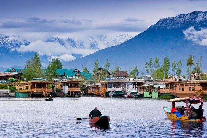 Discover Kashmir: A Complete Travel Guide for First-Time Visitors