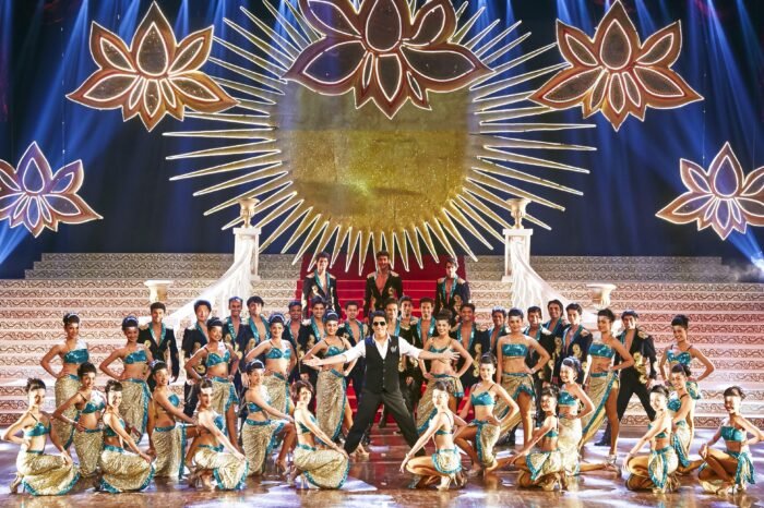 Mumbai City & Bollywood Experience