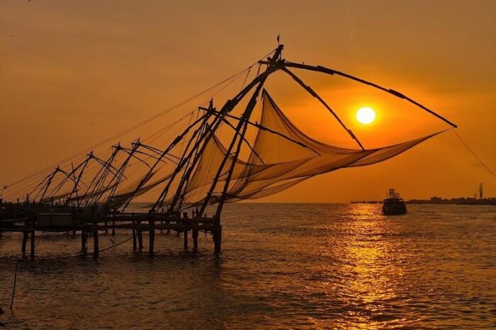 Kerala Heritage & Backwaters Tour